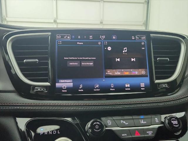 2027 Chrysler Pacifica Select AWD