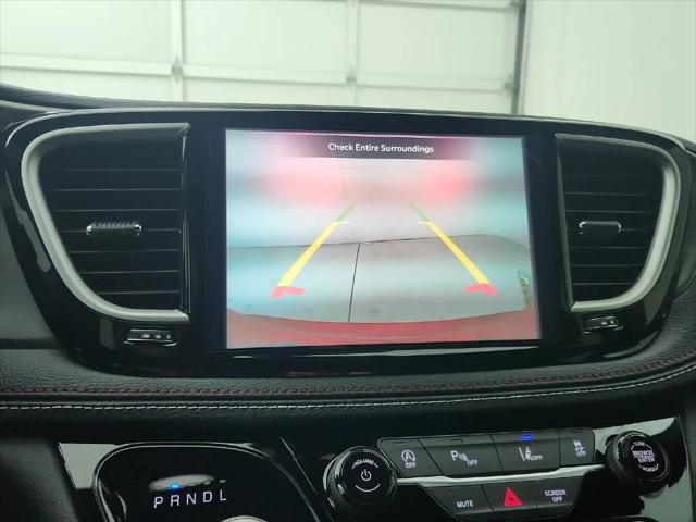 2027 Chrysler Pacifica Select AWD