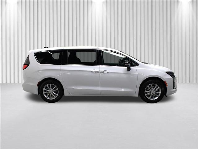 2027 Chrysler Pacifica PACIFICA SELECT