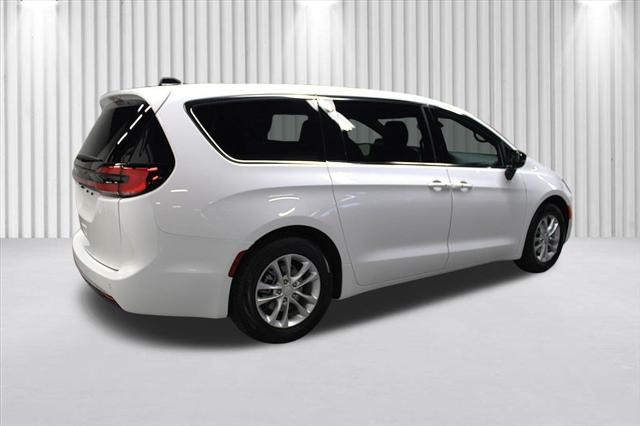 2027 Chrysler Pacifica PACIFICA SELECT