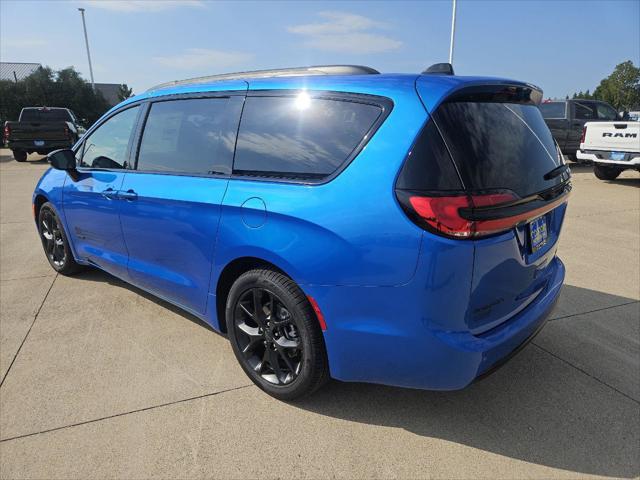 2027 Chrysler Pacifica PACIFICA SELECT