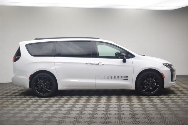 2027 Chrysler Pacifica PACIFICA SELECT