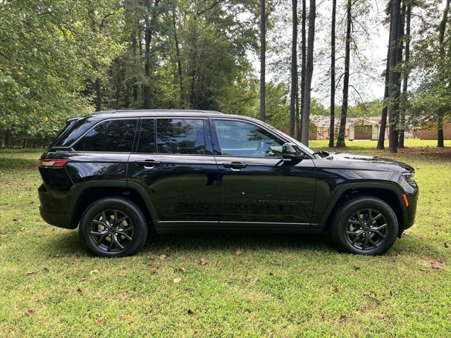2027 Jeep Grand Cherokee GRAND CHEROKEE LAREDO ALTITUDE 4X4 2027 Jeep Grand Cherokee GRAND CHEROKEE LAREDO ALTITUDE 4X4