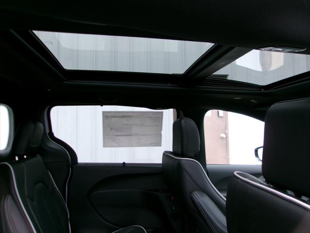 2027 Chrysler Pacifica Limited AWD