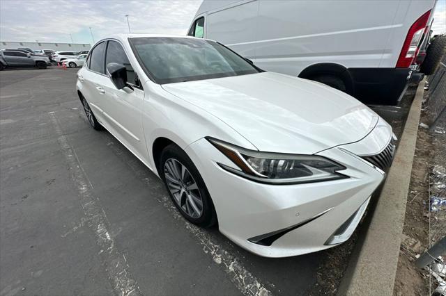 2020 Lexus ES 300h 300h