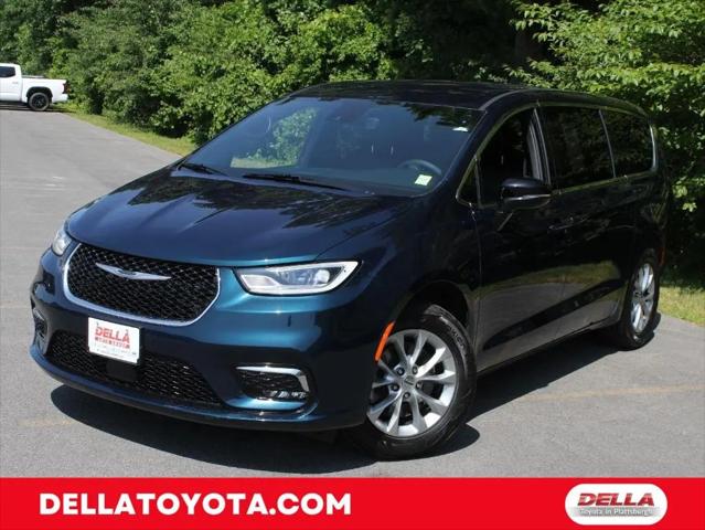 2025 Chrysler Pacifica Select for sale in Plattsburgh, NY