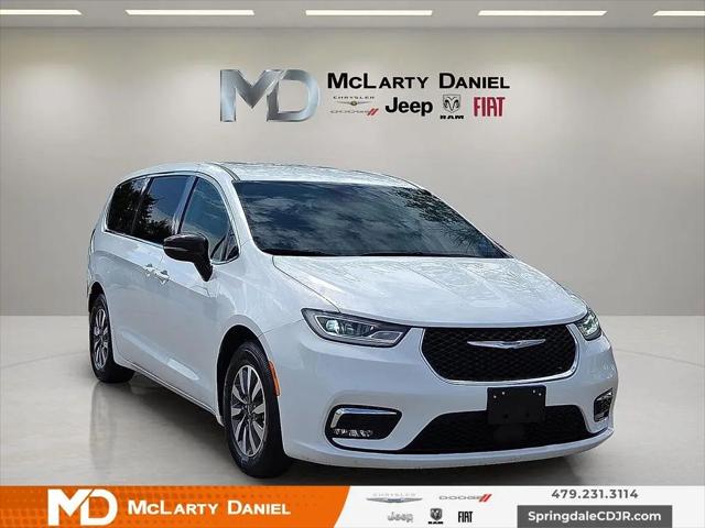 2024 Chrysler Pacifica Hybrid Select for sale in Springdale, AR