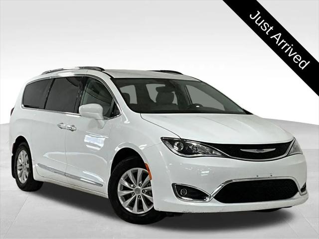 2018 Chrysler Pacifica Touring L for sale in Des Moines, IA