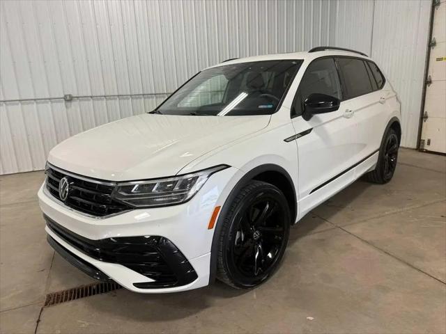 2023 Volkswagen Tiguan 2.0T SE R-Line Black for sale in Brunswick, OH