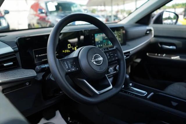2025 Nissan Kicks SV FWD
