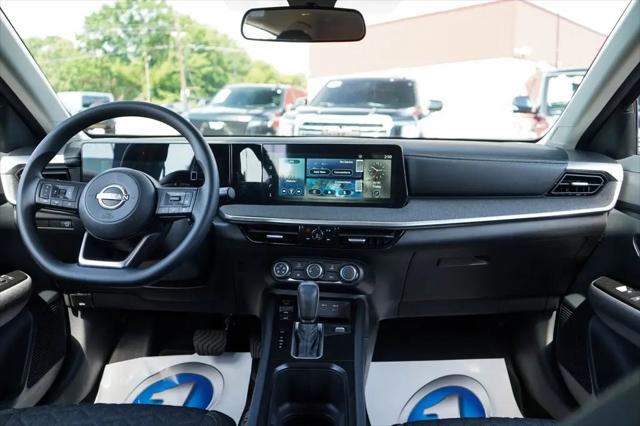 2025 Nissan Kicks SV FWD