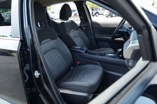 2025 Nissan Kicks SV FWD