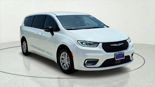 2025 Chrysler Pacifica Select for sale in Arlington, TX