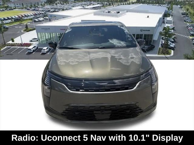 2027 Chrysler Pacifica Select