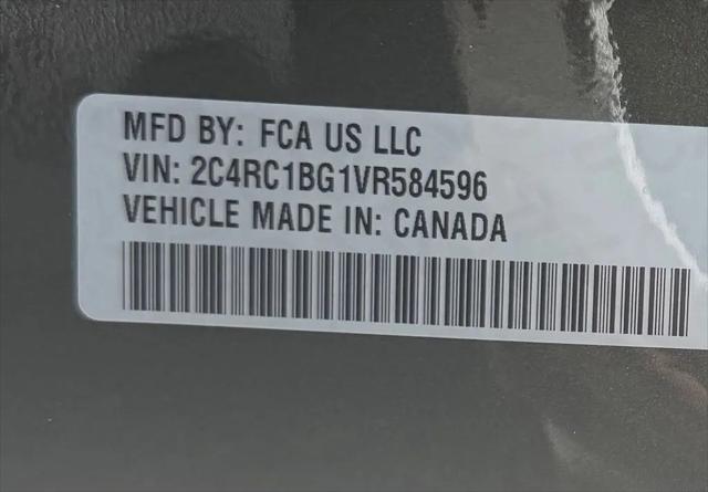 2027 Chrysler Pacifica Select