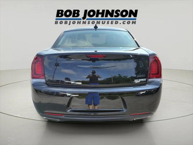 2023 Chrysler 300 Touring L AWD