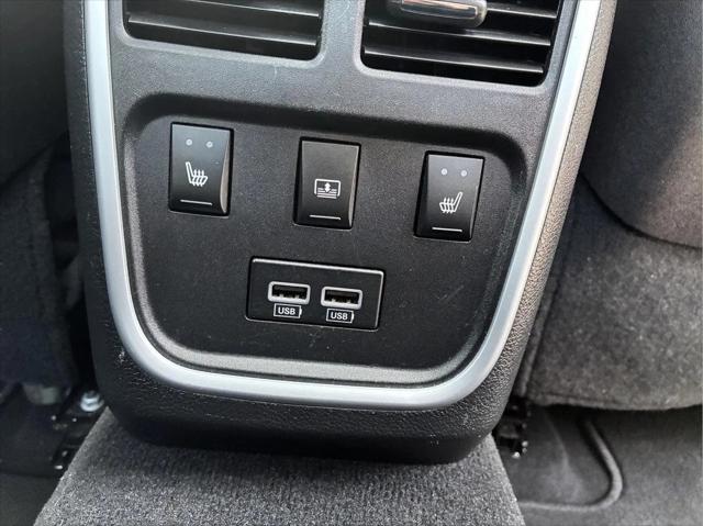 2023 Chrysler 300 Touring L AWD