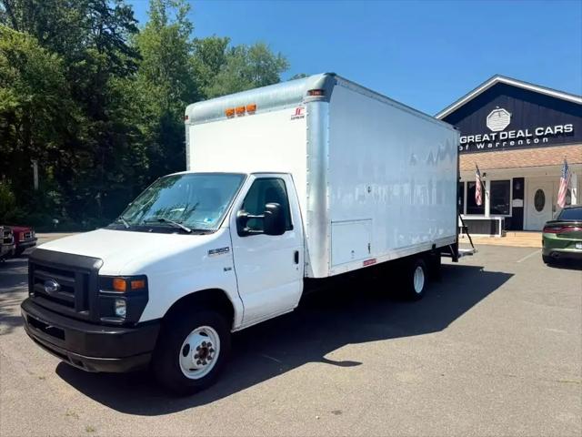 2009 Ford E-350 Cutaway E-350