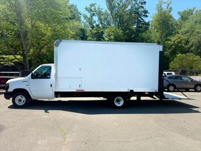 2009 Ford E-350 Cutaway E-350