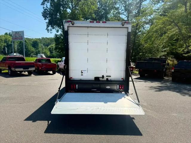 2009 Ford E-350 Cutaway E-350