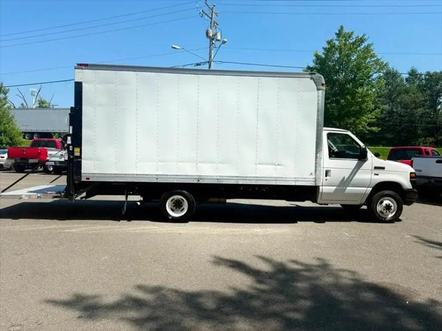2009 Ford E-350 Cutaway E-350