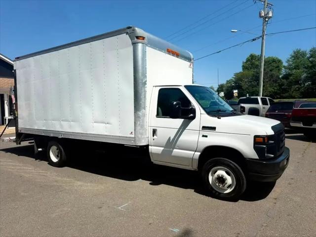 2009 Ford E-350 Cutaway E-350