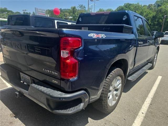 2022 Chevrolet Silverado 1500 4WD Crew Cab Short Bed Custom 2022 Chevrolet Silverado 1500 4WD Crew Cab Short Bed Custom