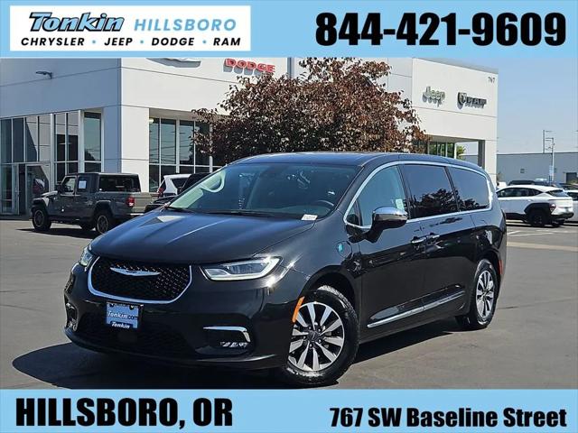 2023 Chrysler Pacifica Hybrid Limited for sale in Hillsboro, OR