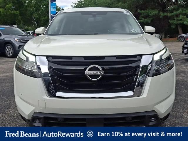 2022 Nissan Pathfinder SL 4WD