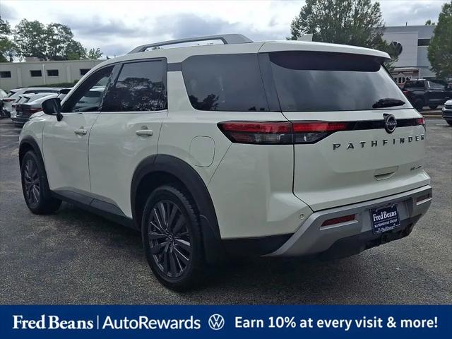 2022 Nissan Pathfinder SL 4WD