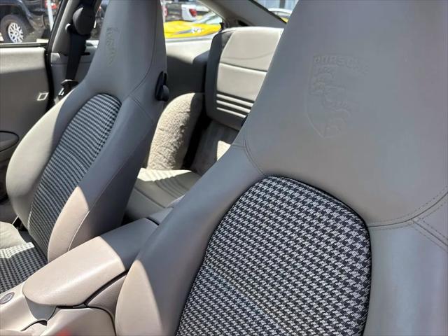 2004 Porsche 911 911 Carrera