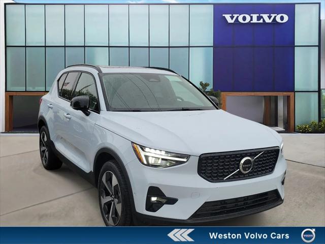 2026 Volvo XC40 Plus, B5 AWD Gas (mild hybrid), Dark for sale in Davie, FL