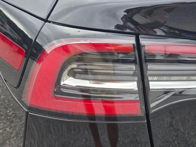 2021 Tesla Model 3 Standard Range Plus Rear-Wheel Drive