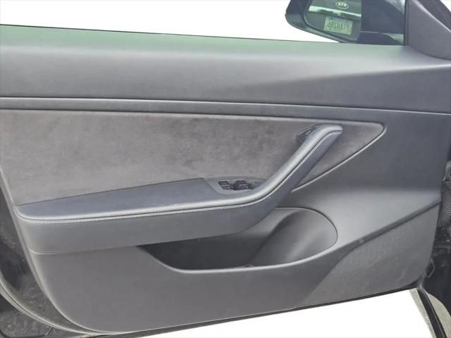 2021 Tesla Model 3 Standard Range Plus Rear-Wheel Drive
