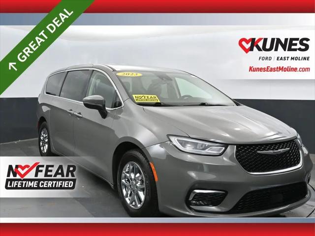 2023 Chrysler Pacifica Touring L for sale in East Moline, IL