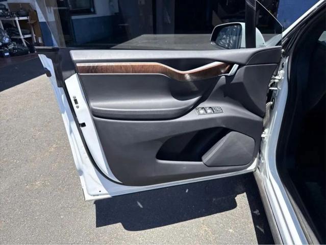 2019 Tesla Model X Standard Range
