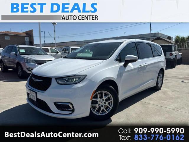 2023 Chrysler Pacifica Touring L for sale in Bloomington, CA