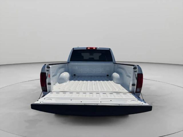 2022 Ram 1500 Classic SLT Crew Cab 4x4 57 Box