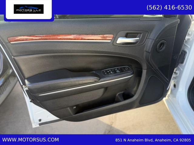 2014 Chrysler 300 300