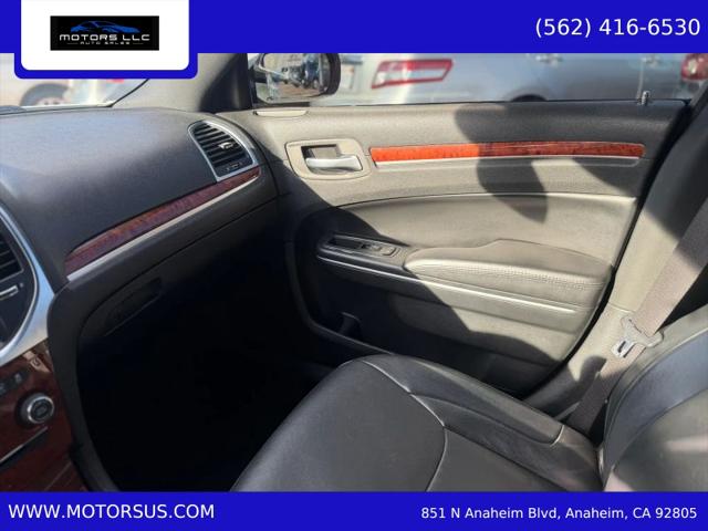 2014 Chrysler 300 300