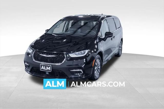 2023 Chrysler Pacifica Hybrid Touring L for sale in Union City, GA