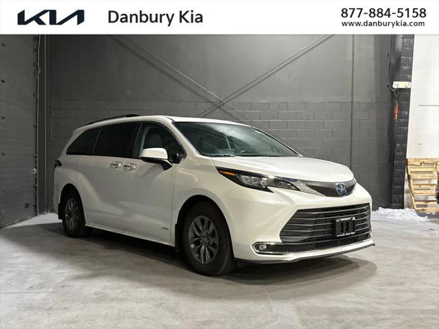 2021 Toyota Sienna XLE for sale in Danbury, CT