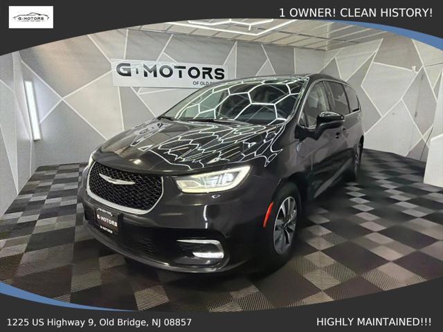 2023 Chrysler Pacifica Hybrid Touring L for sale in Old Bridge, NJ