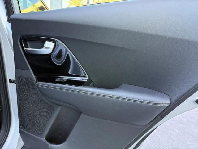 2021 Kia Niro LXS