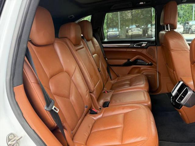 2016 Porsche Cayenne Base