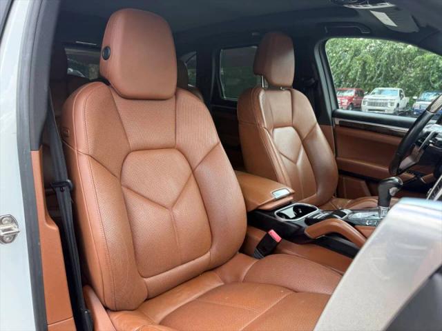 2016 Porsche Cayenne Base