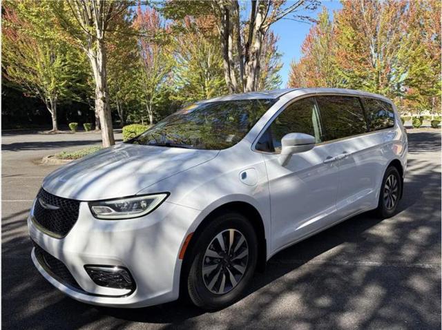 2022 Chrysler Pacifica Hybrid Touring L for sale in everett, WA