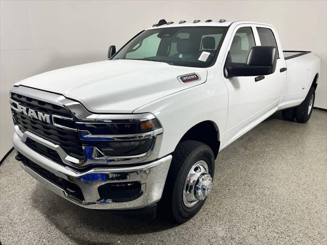 2026 RAM Ram 3500 RAM 3500 TRADESMAN CREW CAB 4X4 8 BOX