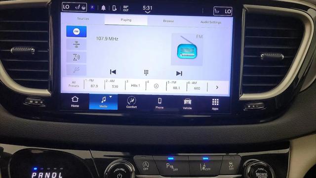 2023 Chrysler Pacifica Touring L