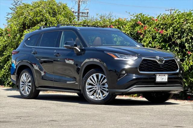 2026 Toyota Highlander Hybrid Platinum